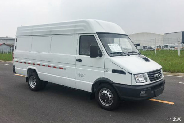 南京依维柯得意V40 2.5T柴油 150马力 3座封闭货车(后双胎)