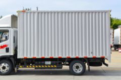 凯马 凯捷M3 尊享版 2.2L 95马力 CNG 4.16米单排厢式轻卡(KMC5043XXYNG336DP6C)