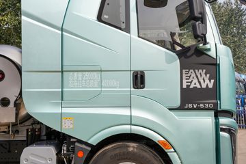 һ����� J6V�ؿ� 530���� 6X4 LNGǣ����(CA4250P66M25T1E6)ͼƬ