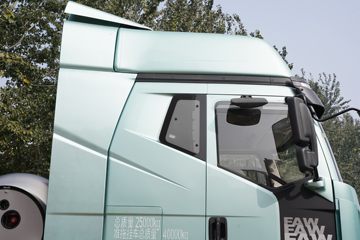 һ����� J6V�ؿ� 530���� 6X4 LNGǣ����(CA4250P66M25T1E6)ͼƬ