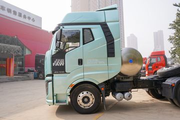 һ����� J6V�ؿ� 530���� 6X4 LNGǣ����(CA4250P66M25T1E6)ͼƬ