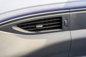 һ����� J6V�ؿ� 530���� 6X4 LNGǣ����(CA4250P66M25T1E6)ͼƬ