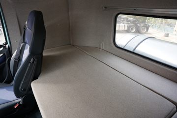 һ����� J6V�ؿ� 530���� 6X4 LNGǣ����(CA4250P66M25T1E6)ͼƬ