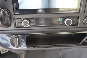 һ����� J6V�ؿ� 530���� 6X4 LNGǣ����(CA4250P66M25T1E6)ͼƬ