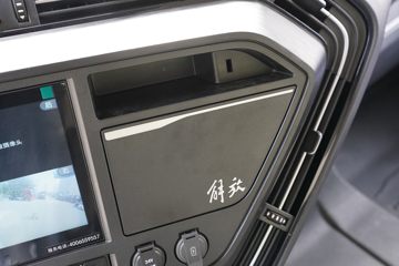 һ����� J6V�ؿ� 530���� 6X4 LNGǣ����(CA4250P66M25T1E6)ͼƬ