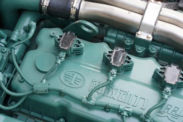 һ����� J6V�ؿ� 530���� 6X4 LNGǣ����(CA4250P66M25T1E6)ͼƬ