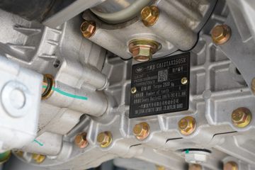 һ����� J6V�ؿ� 530���� 6X4 LNGǣ����(CA4250P66M25T1E6)ͼƬ