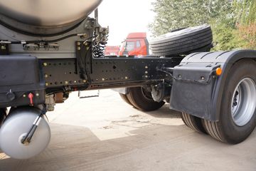 һ����� J6V�ؿ� 530���� 6X4 LNGǣ����(CA4250P66M25T1E6)ͼƬ