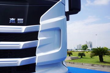 �������� ��ʨH6 �ǵ�� 25T 6X4 ����ʽ���綯ǣ����282kWhͼƬ