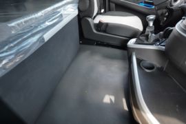 杰狮&nbsp;电动牵引车驾驶室图片