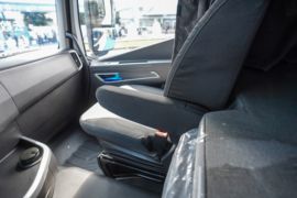 杰狮&nbsp;电动牵引车驾驶室图片