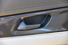 江铃新全顺 2023款 143马力 2.0T柴油 9档自动 9座中轴中顶多用途乘用车