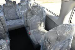 江铃新全顺 2023款 143马力 2.0T柴油 9档自动 9座中轴中顶多用途乘用车