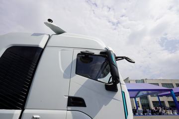 �������� ��ʨH6 18T 4X2 ȼ�ϵ��ǣ����(CQ4180FCEVSS441A)ͼƬ