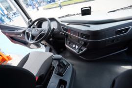 杰狮&nbsp;电动牵引车驾驶室图片