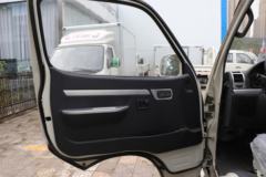 厦门金龙 金威 捷运 95马力 CNG 2座高顶封闭货车