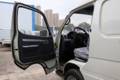 厦门金龙 金威 捷运 95马力 CNG 2座高顶封闭货车