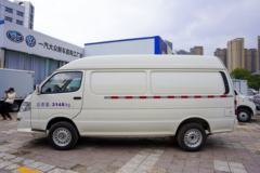 厦门金龙 金威 捷运 117马力 2.2L汽油 2座 高顶封闭货车