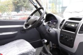 龙耀8&nbsp;电动封闭厢货驾驶室图片