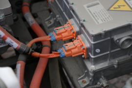 龙耀8&nbsp;电动封闭厢货底盘图片