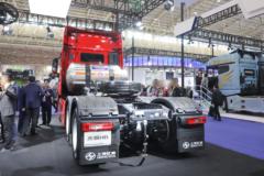 上汽红岩 杰狮H6 标载版 590马力 6X4 LNG自动档牵引车 上汽红岩 杰狮H6 标载版 590马力 6X4 LNG自动档牵引车