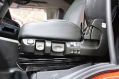 上汽红岩 杰狮H6 标载版 590马力 6X4 LNG自动档牵引车 上汽红岩 杰狮H6 标载版 590马力 6X4 LNG自动档牵引车