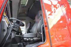 上汽红岩 杰狮H6 标载版 590马力 6X4 LNG自动档牵引车 上汽红岩 杰狮H6 标载版 590马力 6X4 LNG自动档牵引车