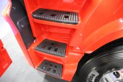 上汽红岩 杰狮H6 标载版 590马力 6X4 LNG自动档牵引车 上汽红岩 杰狮H6 标载版 590马力 6X4 LNG自动档牵引车