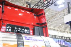 上汽红岩 杰狮H6 标载版 590马力 6X4 LNG自动档牵引车 上汽红岩 杰狮H6 标载版 590马力 6X4 LNG自动档牵引车