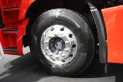 上汽红岩 杰狮H6 标载版 590马力 6X4 LNG自动档牵引车 上汽红岩 杰狮H6 标载版 590马力 6X4 LNG自动档牵引车