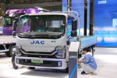 江淮 帅铃HS7 4.5T 4.18米单排插电式混合动力栏板轻卡(HFC1043PHEV3)17.28kWh