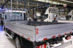 江淮 帅铃HS7 4.5T 4.18米单排插电式混合动力栏板轻卡(HFC1043PHEV3)17.28kWh