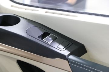 �������� ����H5V 480���� 6X4 LNGǣ����(LZ4250H7DM1)ͼƬ