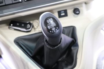 �������� ����H5V 480���� 6X4 LNGǣ����(LZ4250H7DM1)ͼƬ