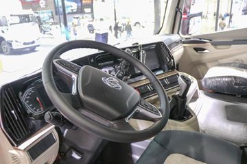 �������� ����H5V 480���� 6X4 LNGǣ����(LZ4250H7DM1)ͼƬ