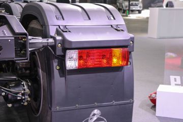 �������� ����H5V 480���� 6X4 LNGǣ����(LZ4250H7DM1)ͼƬ