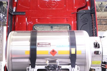 �������� ����H5V 480���� 6X4 LNGǣ����(LZ4250H7DM1)ͼƬ