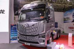 东风柳汽 乘龙HK 680马力 6X4 AMT自动档牵引车(法士特变速箱)