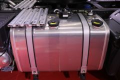 东风柳汽 乘龙HK 680马力 6X4 AMT自动档牵引车(法士特变速箱)