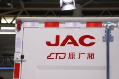 江淮 领跑ES6 4.5T 4.15米单排插电式混合动力厢式轻卡17.28kWh