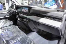 御风V9E&nbsp;电动封闭厢货驾驶室图片