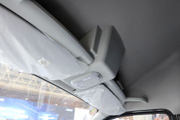 御风V9E&nbsp;电动封闭厢货驾驶室图片