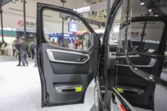 东风股份 御风V9E 4.5T 3座 5.94米纯电动厢式运输车77.28kWh