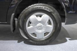 御风V9E&nbsp;电动封闭厢货底盘图片