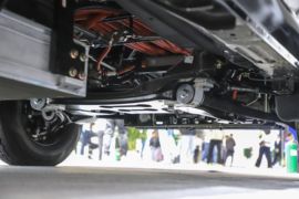 御风V9E&nbsp;电动封闭厢货底盘图片