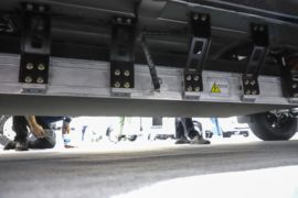 御风V9E&nbsp;电动封闭厢货底盘图片