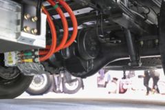 东风股份 御风V9E 4.5T 3座 5.94米纯电动厢式运输车77.28kWh