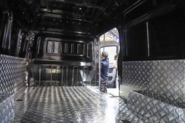 御风V9E&nbsp;电动封闭厢货货厢图片