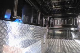 御风V9E&nbsp;电动封闭厢货货厢图片