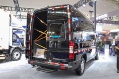 东风股份 御风V9E 4.5T 3座 5.94米纯电动厢式运输车77.28kWh